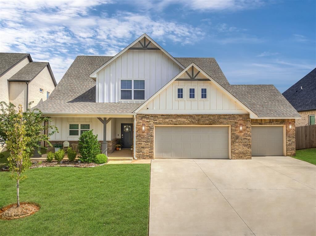 Property Photo: 14524 Giverny Lane OK 73099