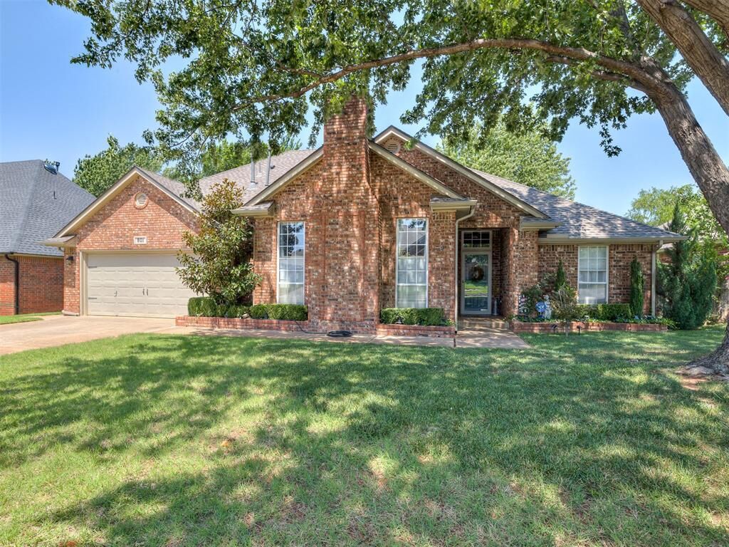 Property Photo: 801 Colony Drive OK 73003