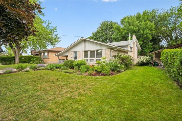 Property Photo:  14 Ruskview Road  ON N2M 4S2 