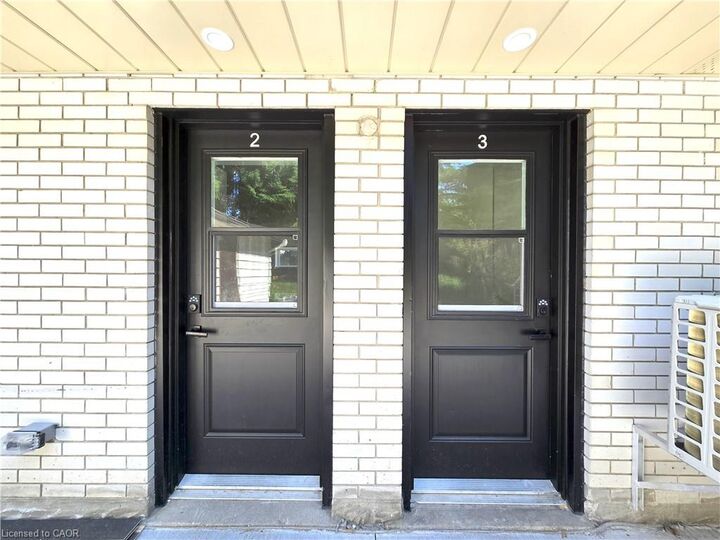 Property Photo:  404 Forest Hill Drive 2  ON N2M 4H4 