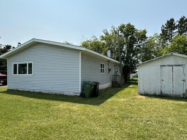Property Photo:  733 Cardinal  PE C1N 4X5 