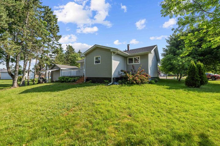 Property Photo:  56 Eleanor Drive  PE C1N 4W9 