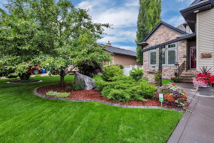 Property Photo:  509 Wishart Street  AB T4N 7E2 