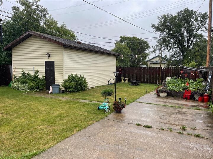 Property Photo:  4721 55th Avenue  AB T0G 1E0 
