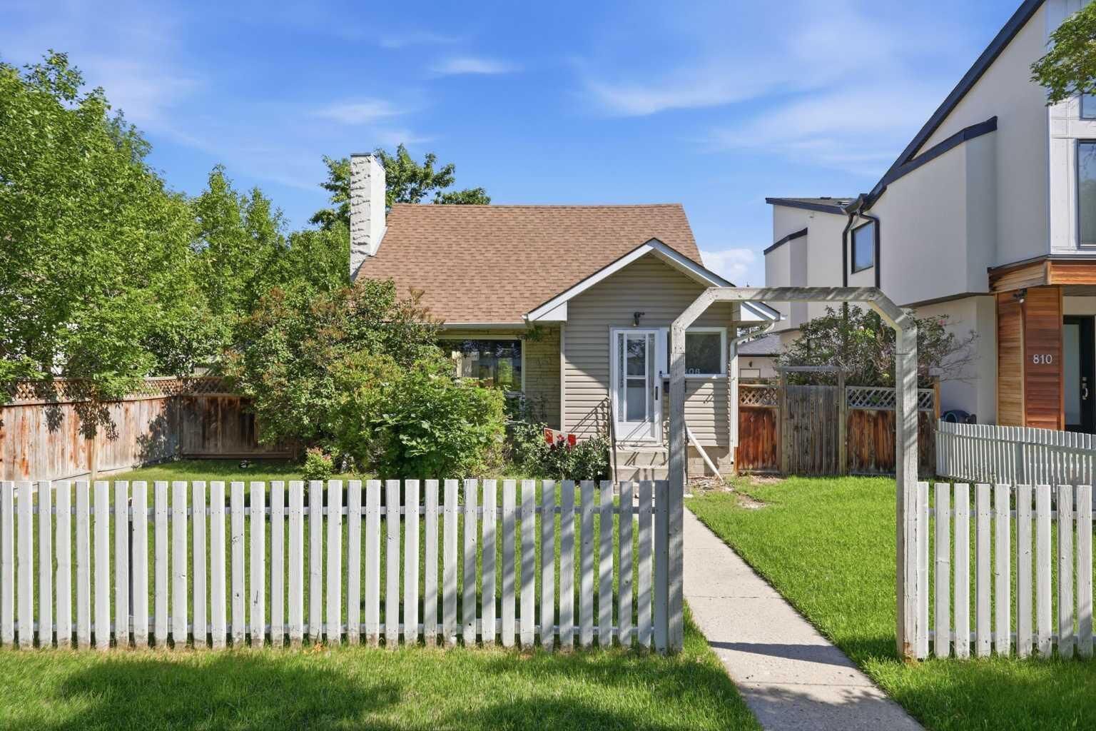 Property Photo: 806 Radford Road NE AB T2E 5G2