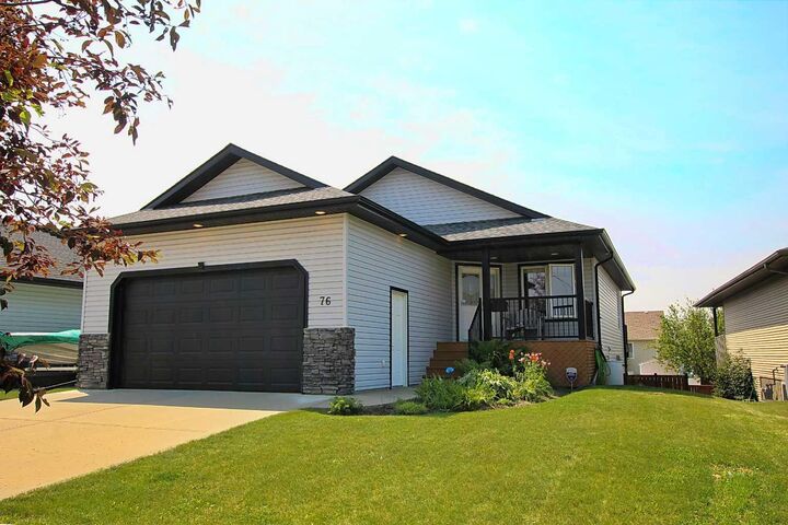 76 Lakeway Boulevard — photo 1