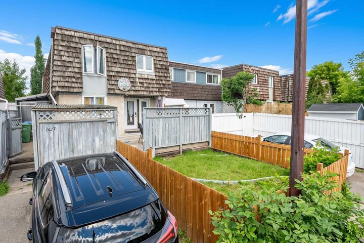 7627 24A Street SE — photo 1