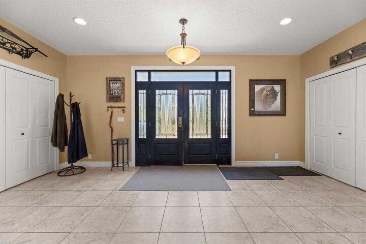 Property Photo: 28537 Township Road 334 AB T4H 4B1