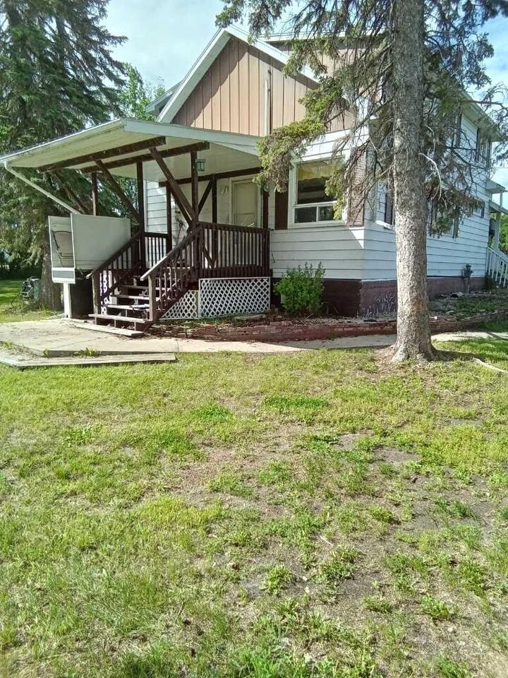 Property Photo: 21 Peace River Avenue Peace River E AB T0G 1J0
