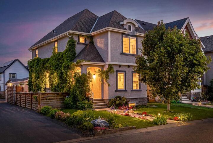 158 Mahogany Grove SE — photo 1