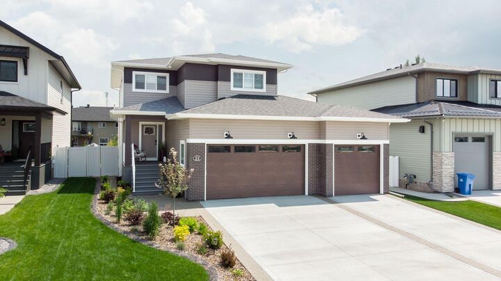 22 Napoleon Meadows Way — photo 1