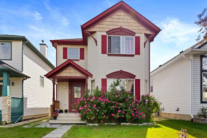 Property Photo: 221 Tarington Close NE AB T3J 3V7