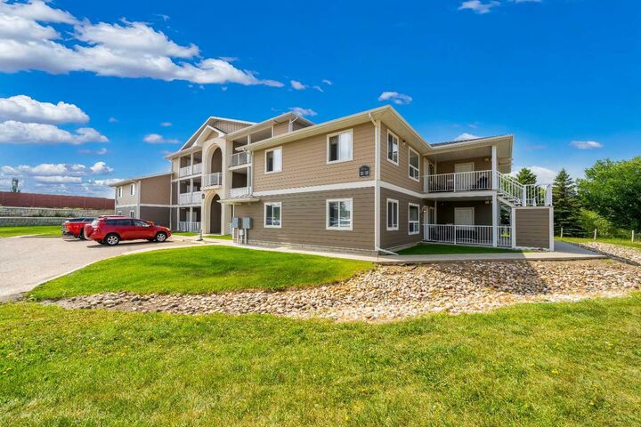 Property Photo:  131 Southlands Pointe SE  AB T1B 0M5 