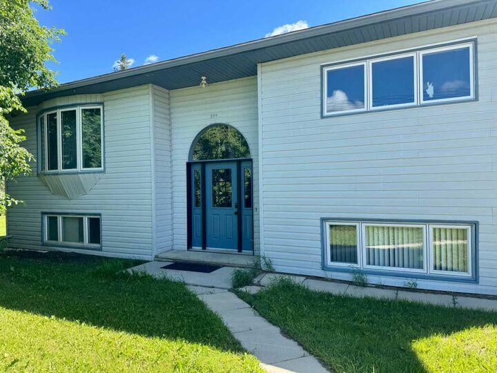 Property Photo: 509 4th Street NE AB T0H 2L0