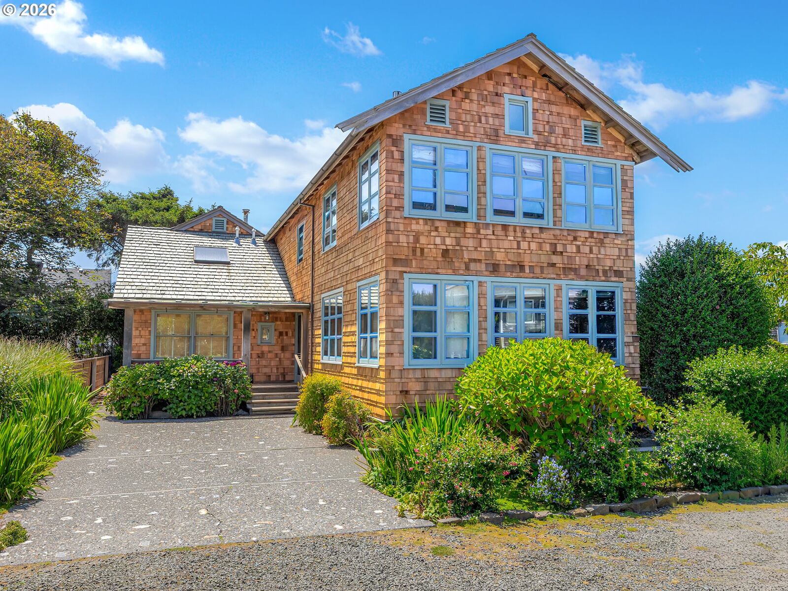 Property Photo:  139 W Surfcrest Ave  OR 97110 