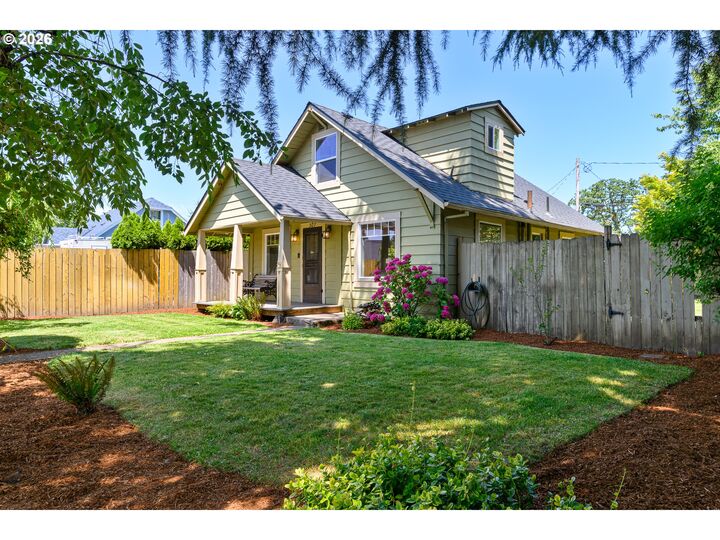 Property Photo:  307 W 2nd St  OR 97132 