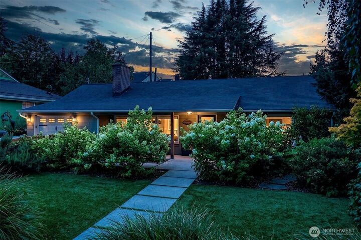 Property Photo:  8623  30th Avenue NE  WA 98115 