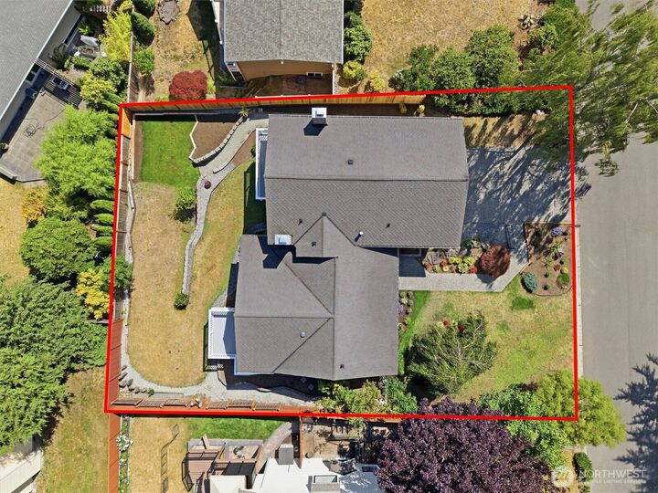 Property Photo:  15522 SE 44th Place  WA 98006 