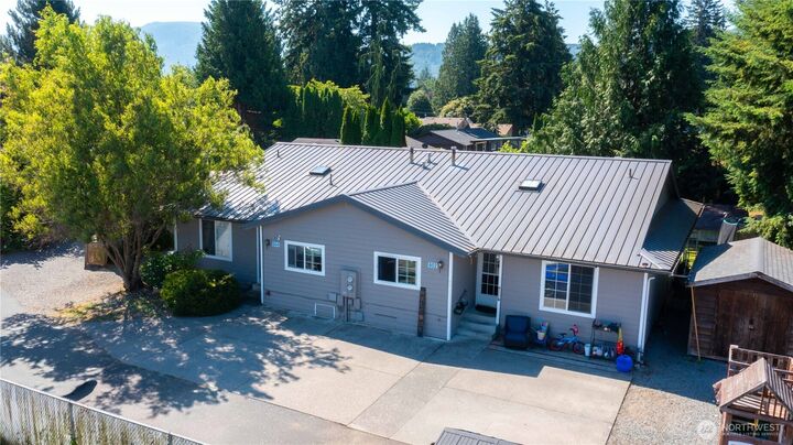 Property Photo: 602 604 Redwood Lane WA 98284