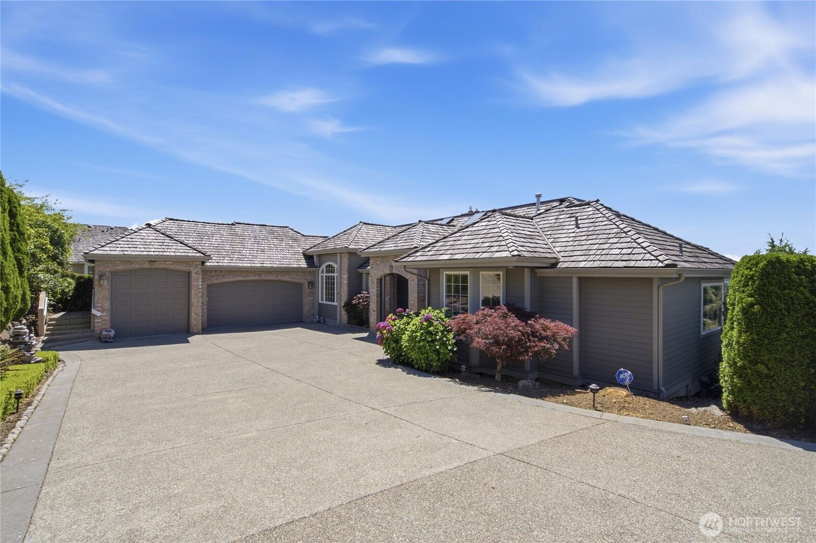 Property Photo:  15423 SE 58th Street  WA 98006 