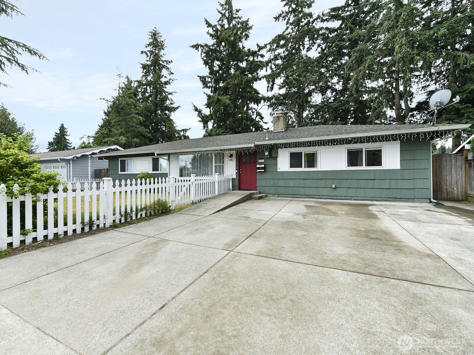 Property Photo: 2612 N Street SE WA 98002