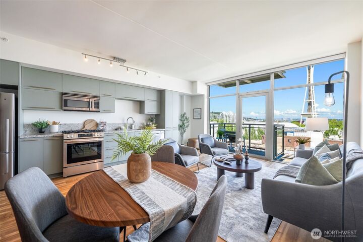 Property Photo:  2911  2nd Avenue 1112  WA 98121 