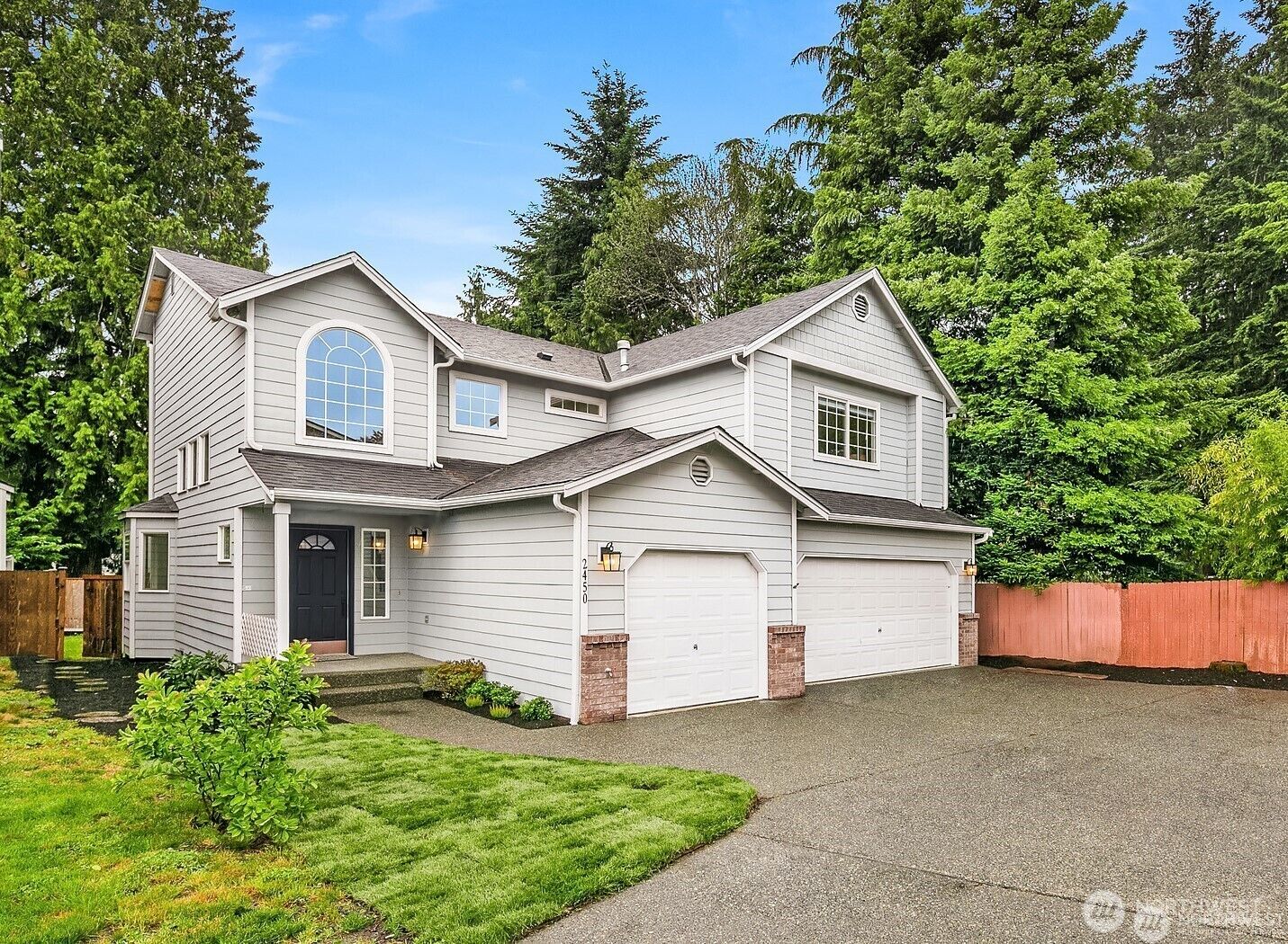 Property Photo: 2450 Ferndale Place NE WA 98056