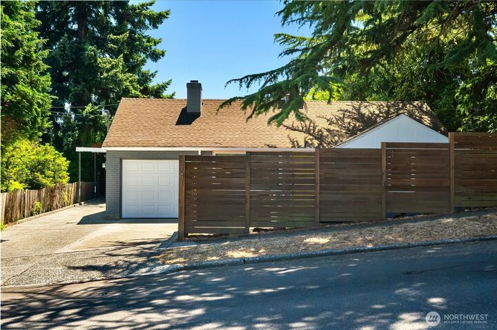 Property Photo:  3741 SW 106th Street  WA 98146 