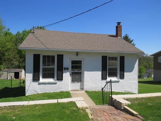 Property Photo:  236 S Hickory  IL 61036 