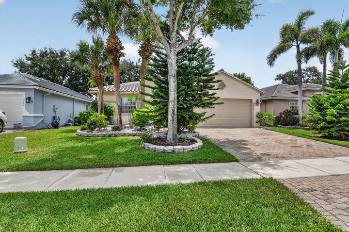 Property Photo: 8158 Duomo Circle FL 33472
