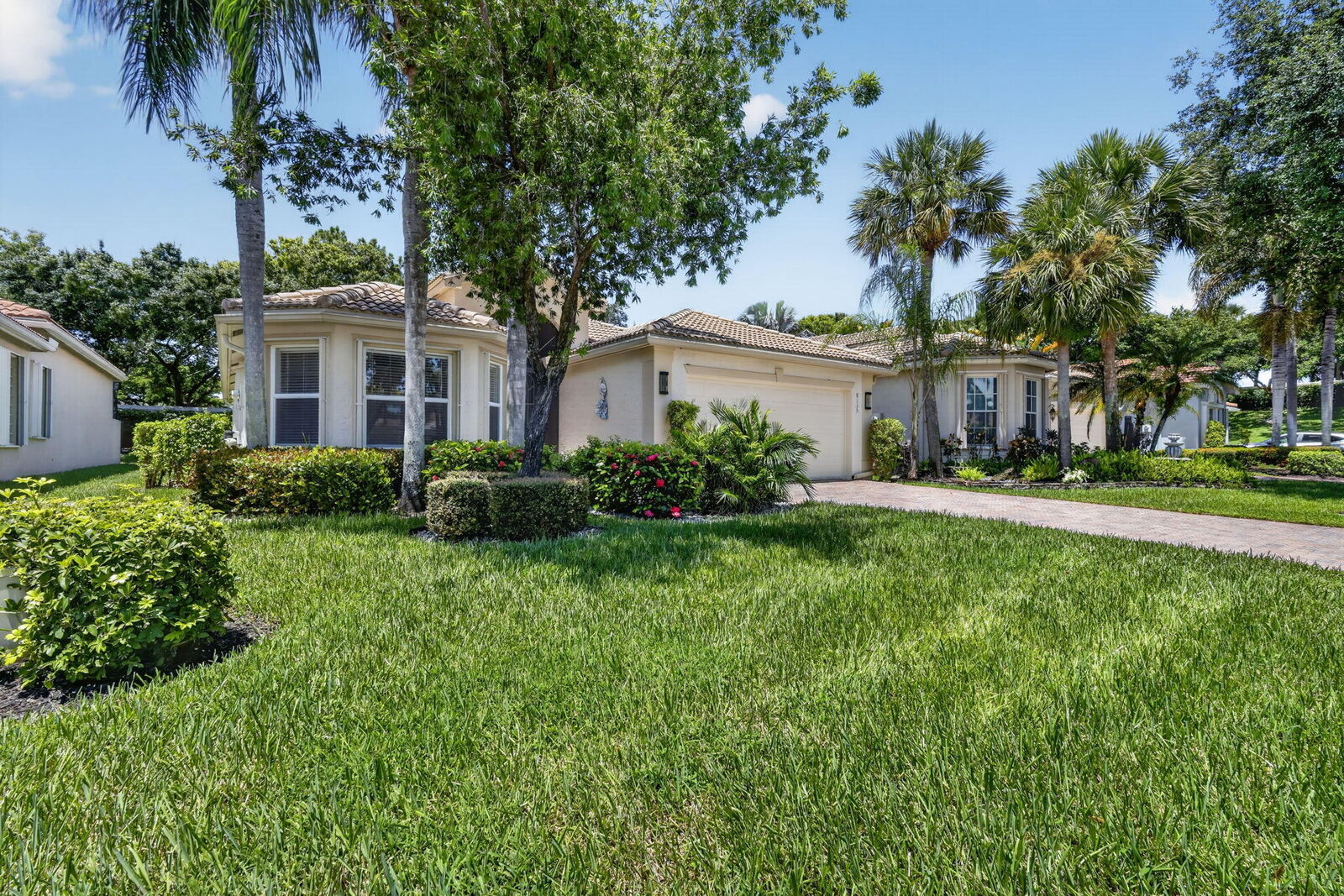Property Photo: 8135 Playa Del Sur Boulevard FL 33467