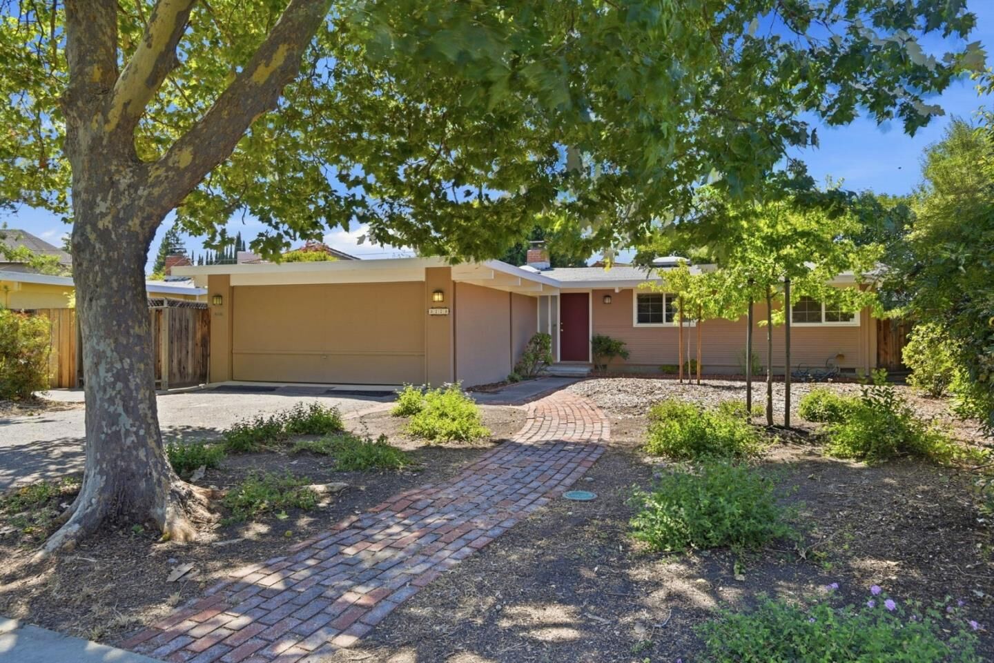 Property Photo: 3778 Corina Way CA 94303