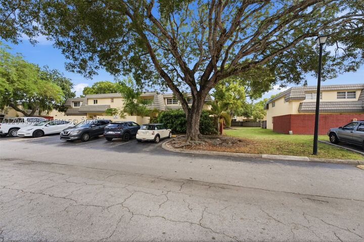 Property Photo: 8489 SW 137th Ave 8489 FL 33183