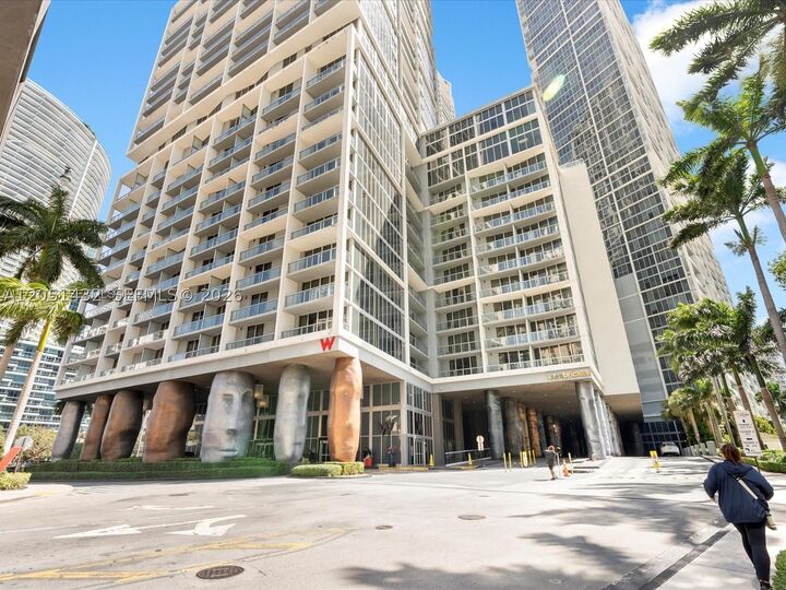 Property Photo:  495 Brickell Ave 2305  FL 33131 