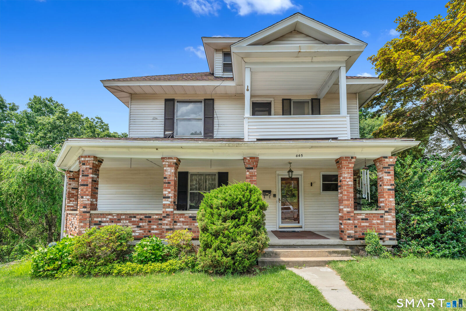 Property Photo:  445 Farmington Avenue  CT 06710 