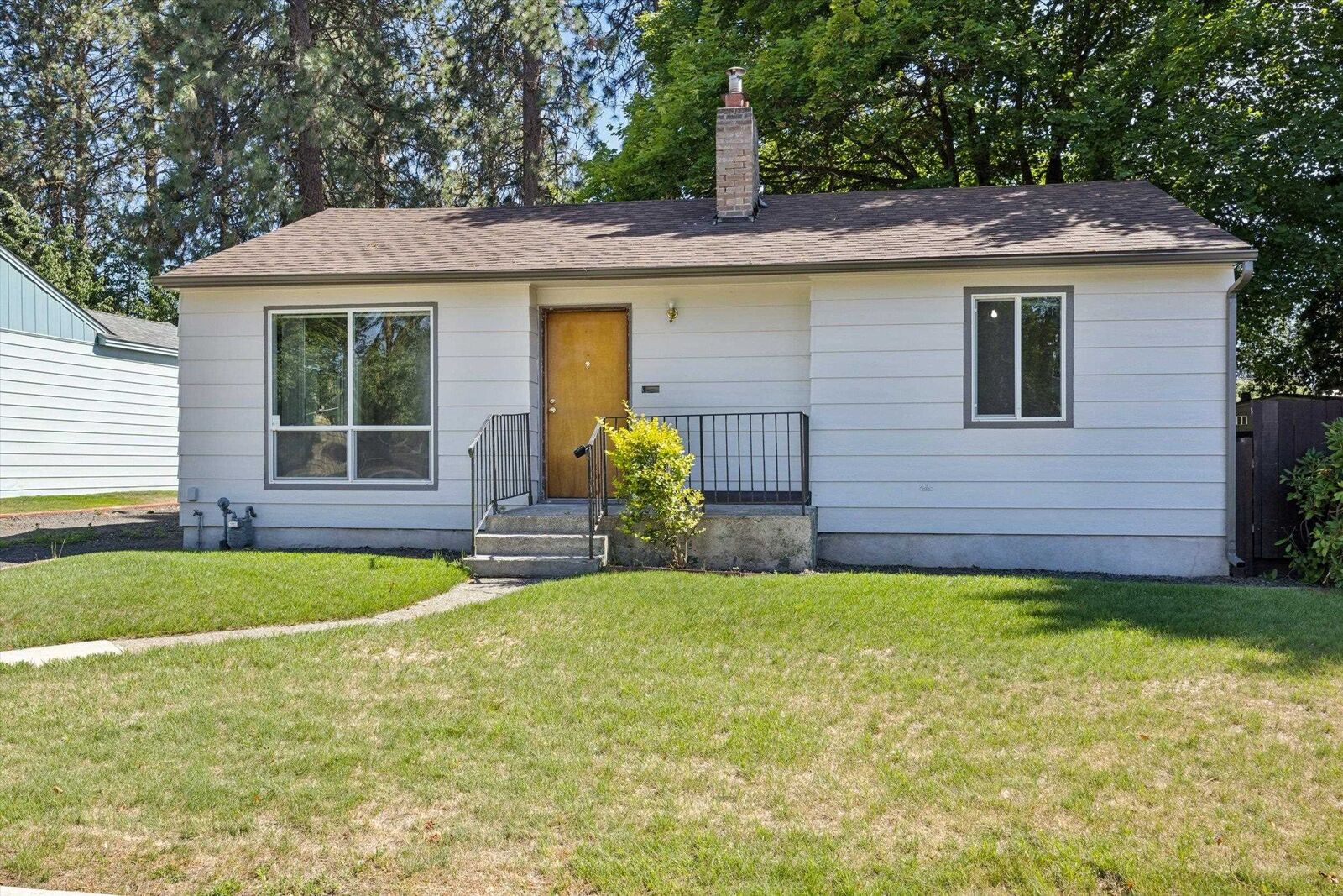 Property Photo:  3125 W Rowan Ave  WA 99208 