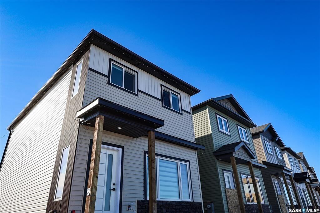 Property Photo: 1541 Richardson Road SK S7M 0W9