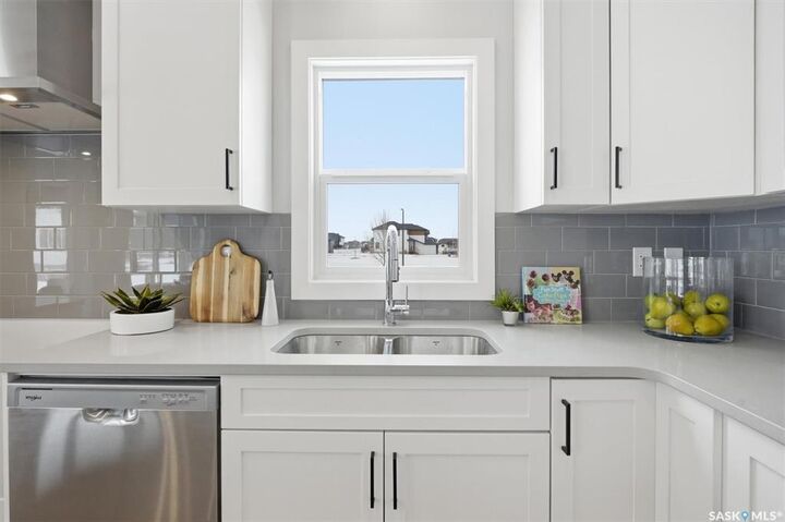 Property Photo: 277 Lakeside Boulevard SK S0K 2T1