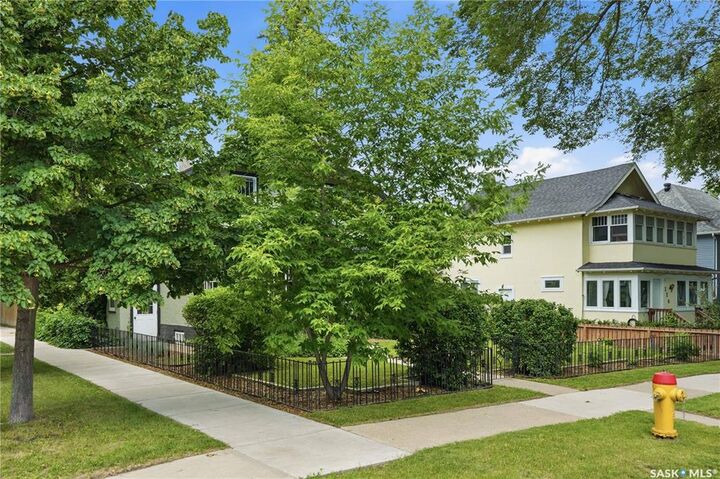 Property Photo: 322 29th Street W SK S7L 0M1