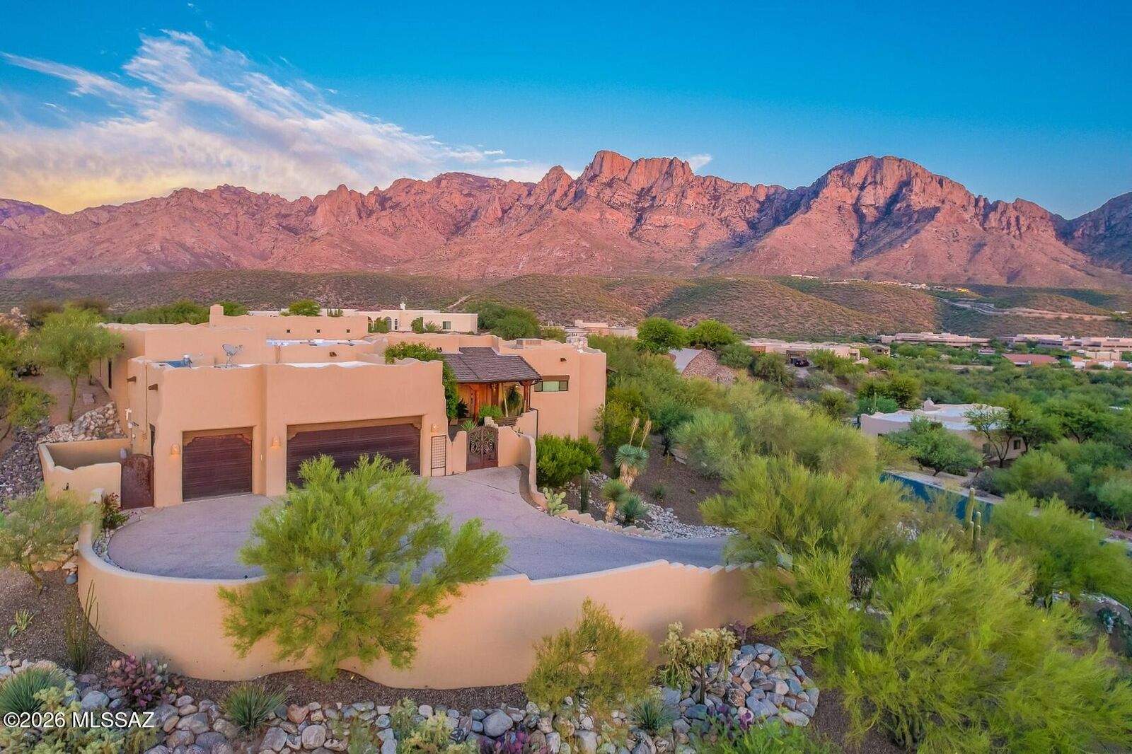 Property Photo: 11470 N Copperbelle Place AZ 85737