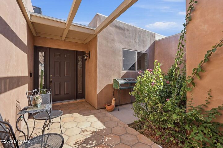 Property Photo:  1441 W Placita Las Palmas  AZ 85704 