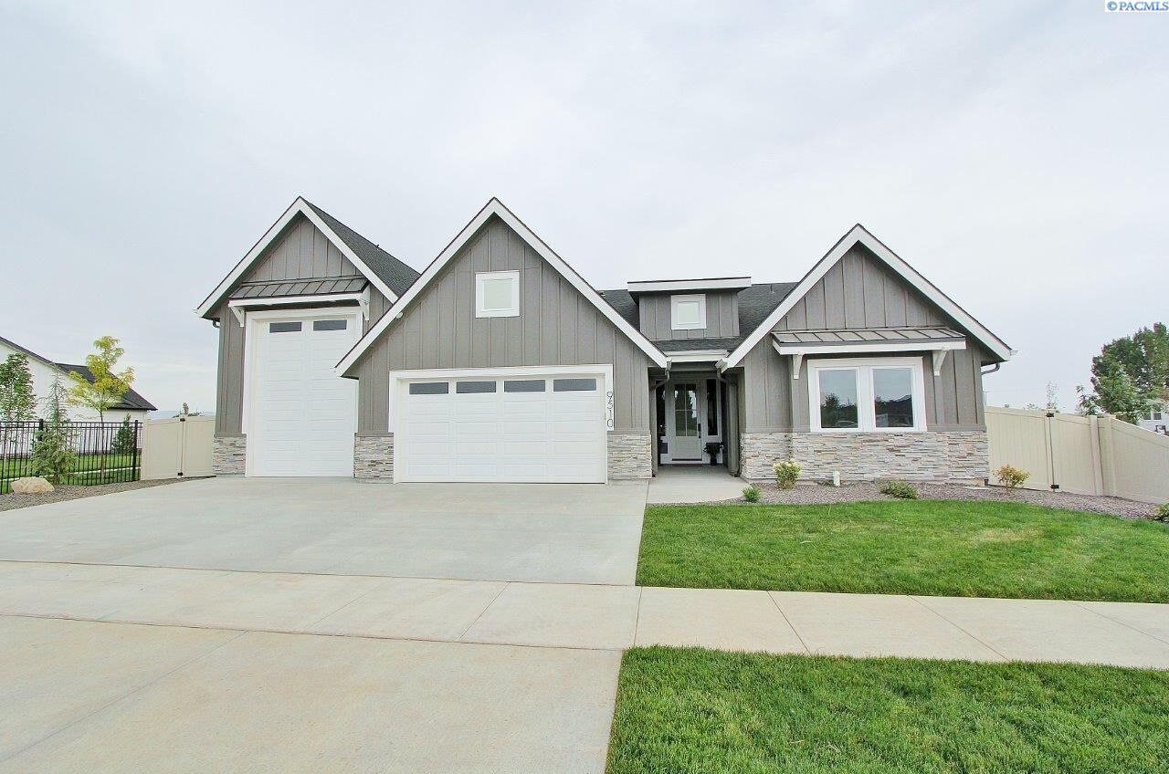 Property Photo: 713 Cortona Way WA 99352