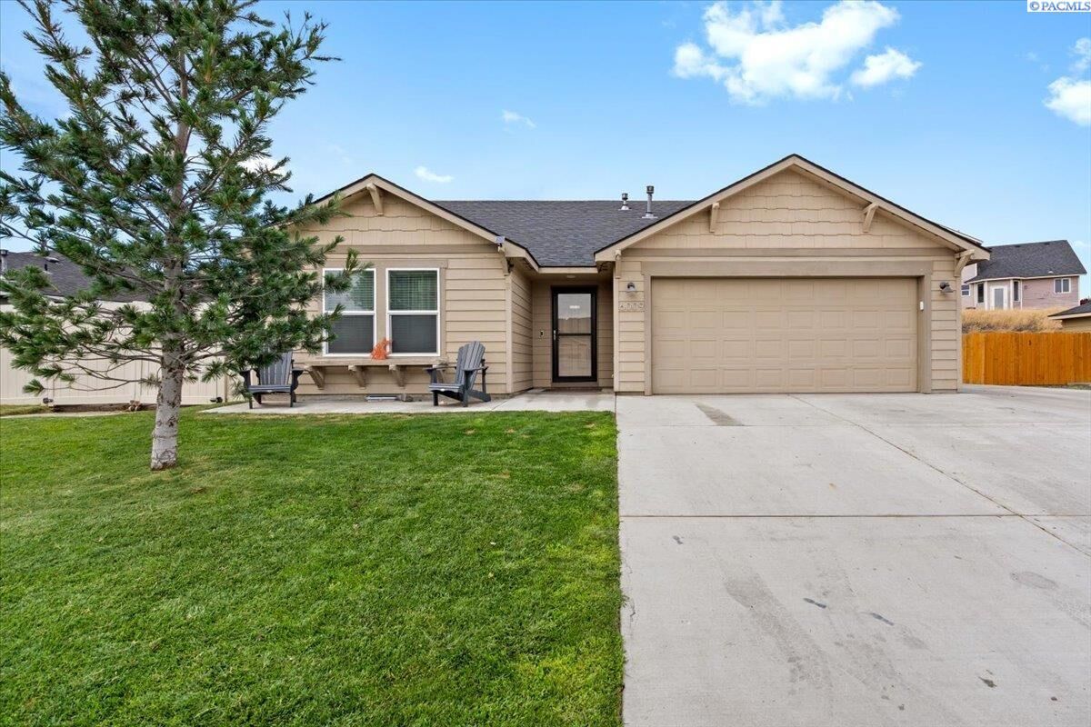 Property Photo:  6009 Pimlico Dr  WA 99301-6035 