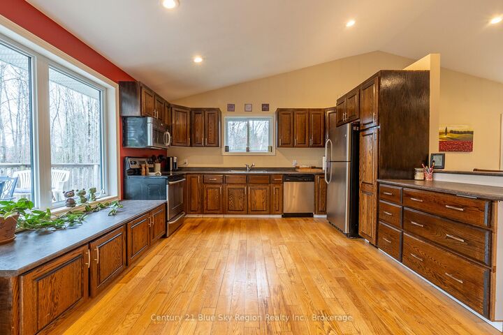 Property Photo: 1518 Pinecreek Road S ON P0H 1H0