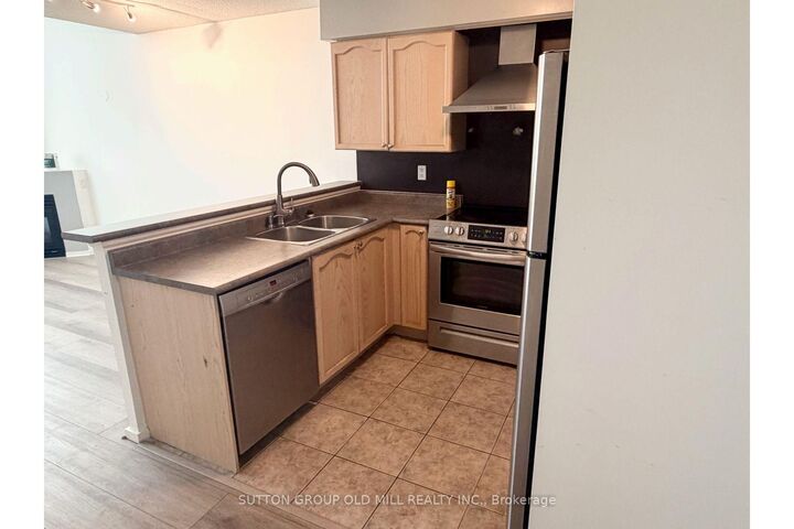 Property Photo:  200 Manitoba Street 411  ON M8Y 3Y9 