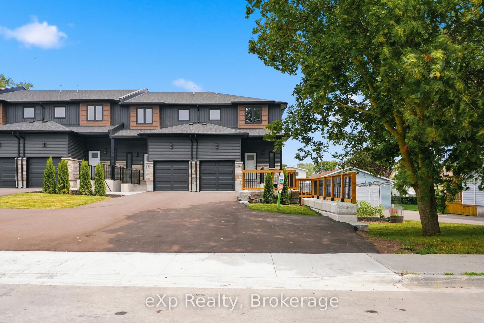 Property Photo:  79 Maclellan Avenue  ON K8V 5H5 