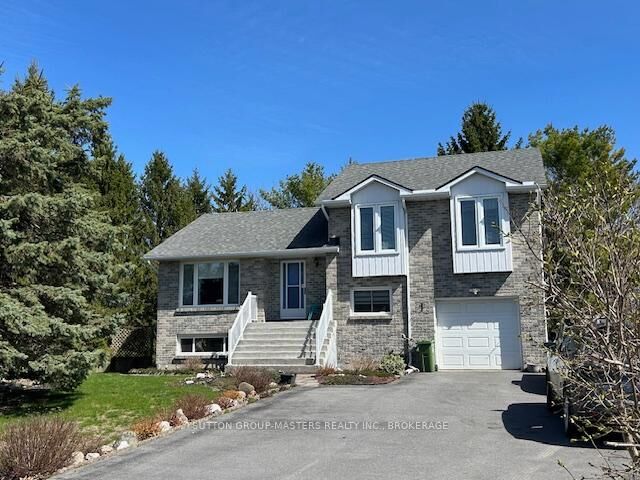 1496 Sydenham Road — photo 1