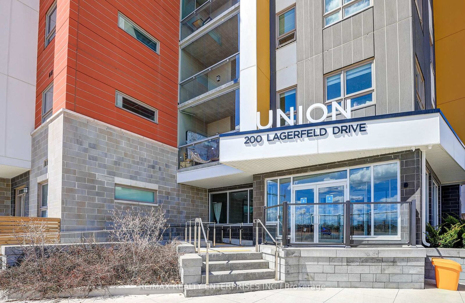 Property Photo: 200 Lagerfeld Drive 527 ON L7A 5G5