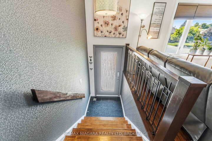 Property Photo:  6200 Sherri Avenue  ON L2H 2W7 