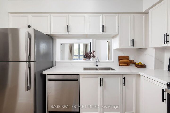 Property Photo: 1700 Eglinton Avenue E 205 ON M4A 2X4